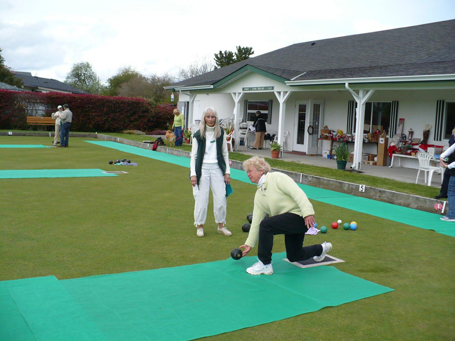 Sidney Lawn Bowling Club - Beginner bowlers are always welcome.